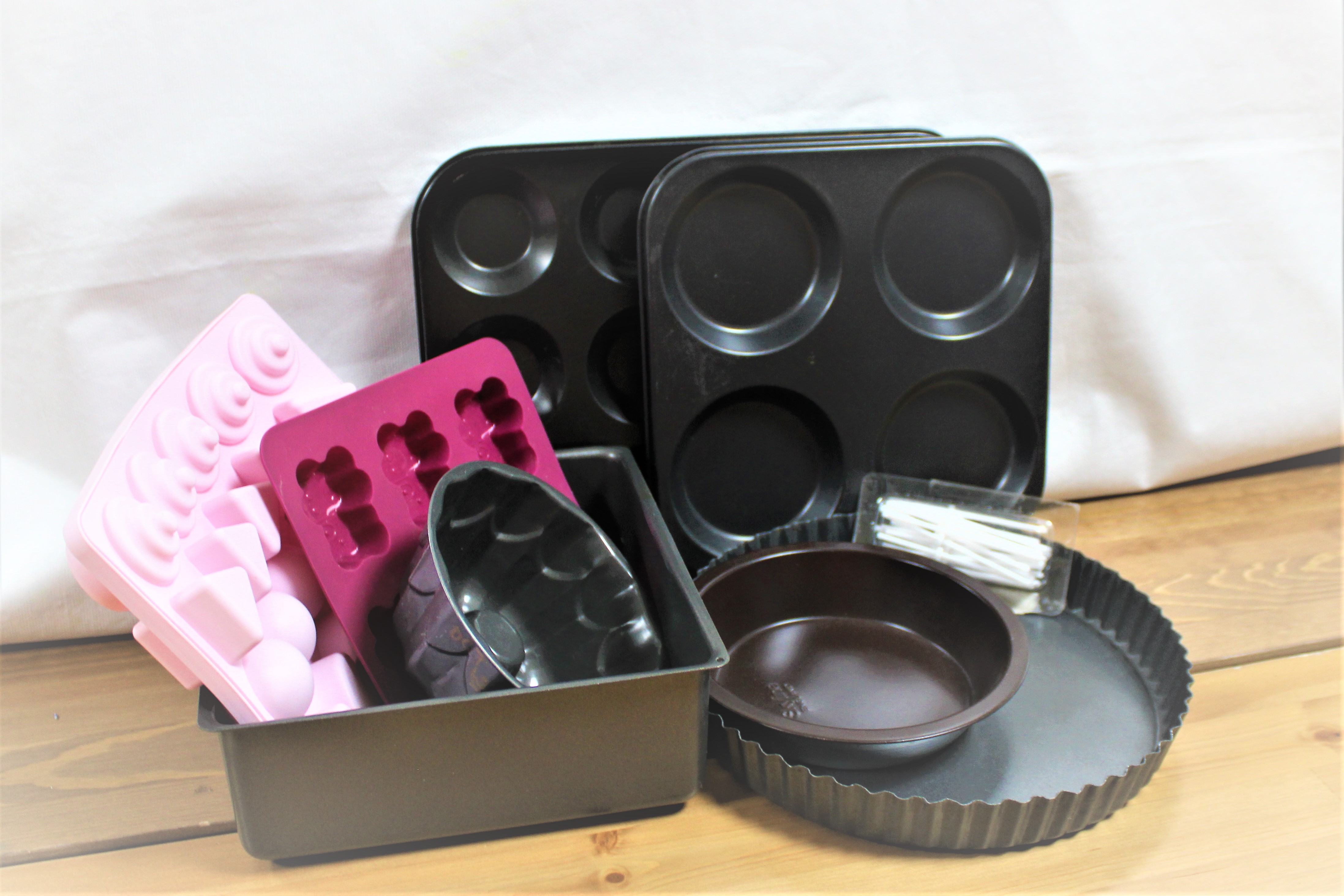 Dundee Community Toolbox Assorted Baking Tins & Moulds