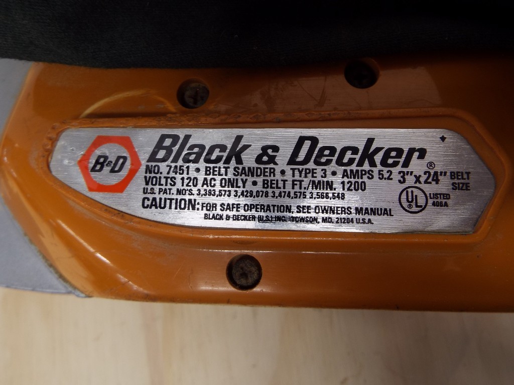 Mundelein Tool Library Black & Decker MDL 7451 3'' Belt Sander w/dust